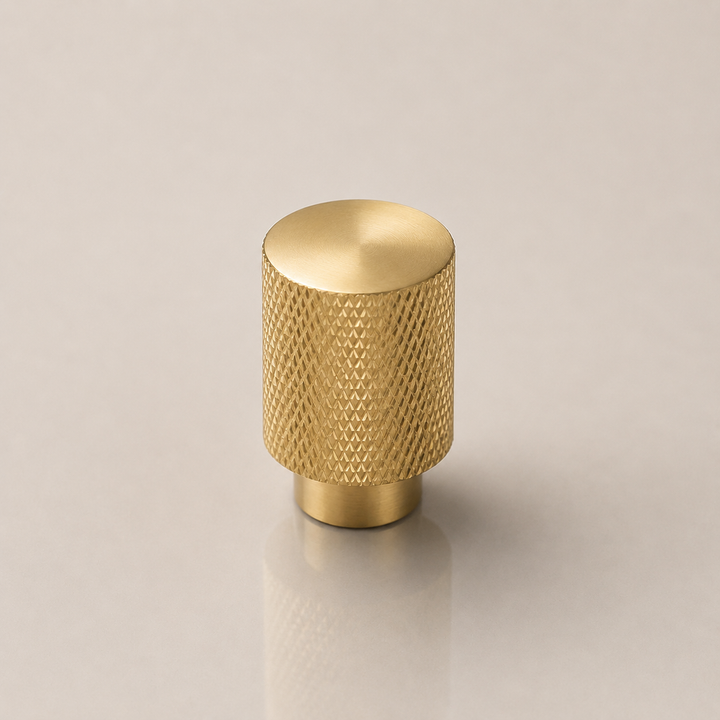 Aure Huxley Pedestal Knob – Satin Brass
