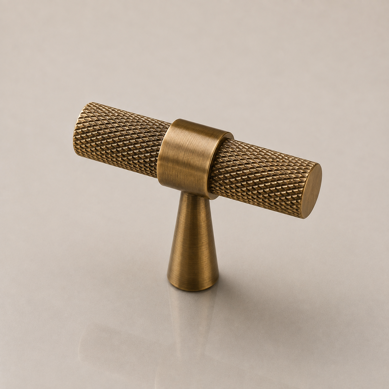 Aure Ellington T-Bar – Aged Brass