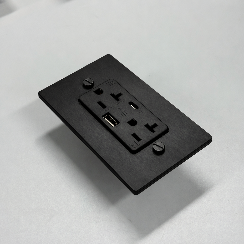 Ivory White & Brass Duplex Outlet with USB-C & USB-A - 1G