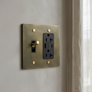 2G Toggle Switch + Outlet with USB-C & USB-A