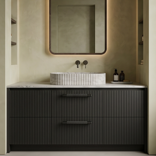 Aure Huxley Pull – Matte Black