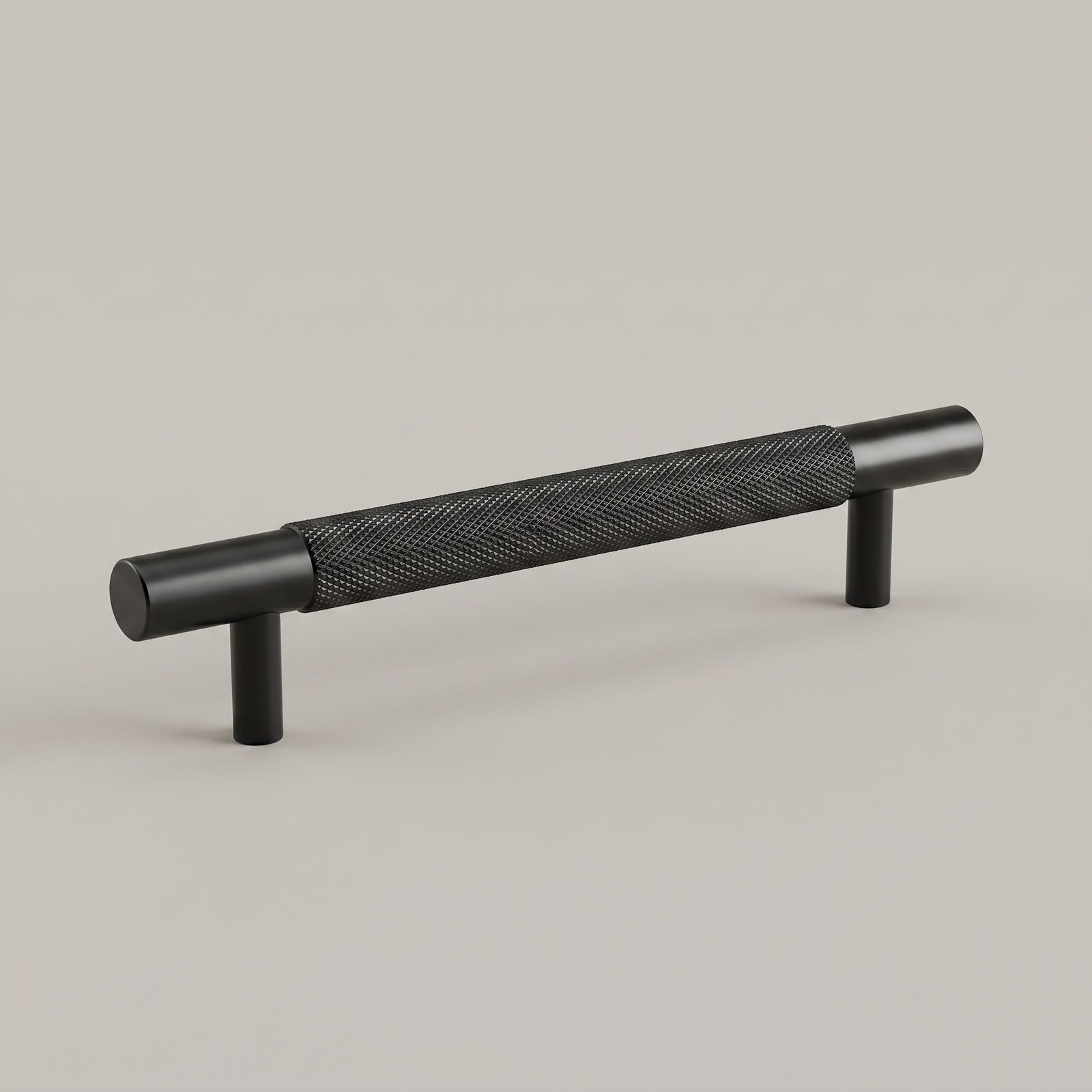Aure Huxley Pull – Matte Black