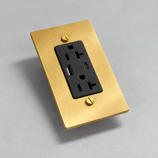 Aure Maison Satin Brass · 1-Gang · USB-C/A – Black — configuration render