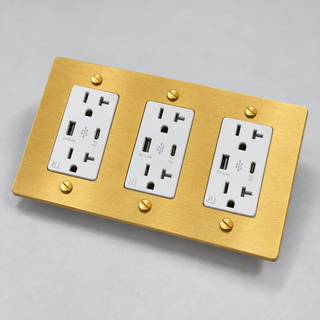 Aure Maison Satin Brass · 3-Gang · USB-C/A – White — configuration render